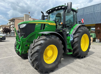 JOHN DEERE 6R 215